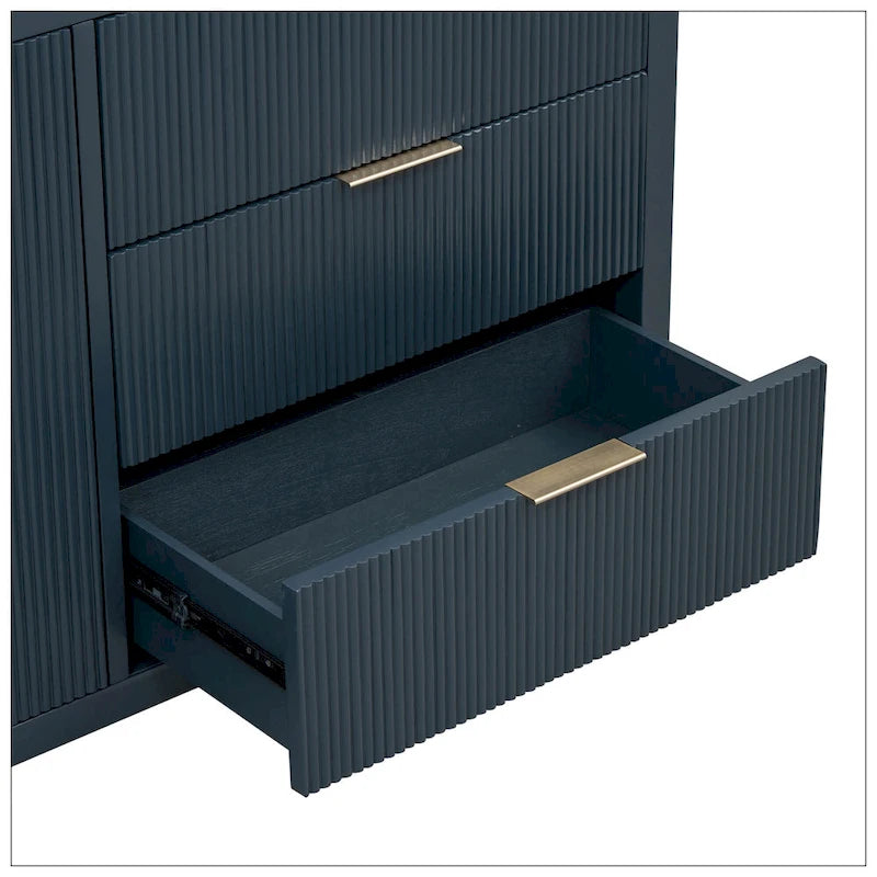 Credenza minimalista con motivo a onde e contenitori funzionali