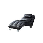 Chaise longue imbottita in similpelle con base arcuata cromata