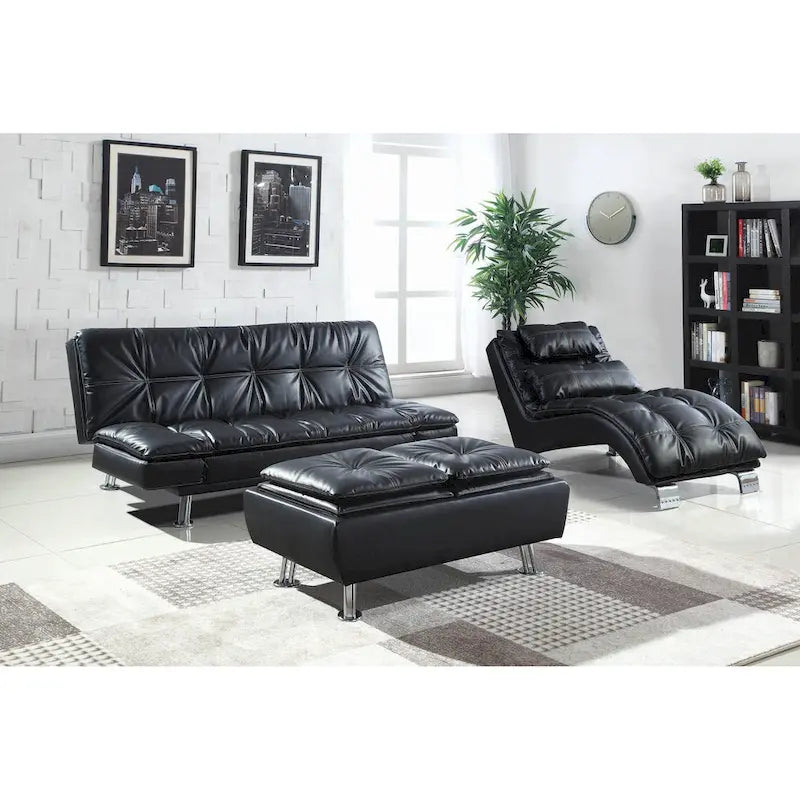 Chaise longue imbottita in similpelle con base arcuata cromata