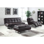 Chaise longue imbottita in similpelle con base arcuata cromata