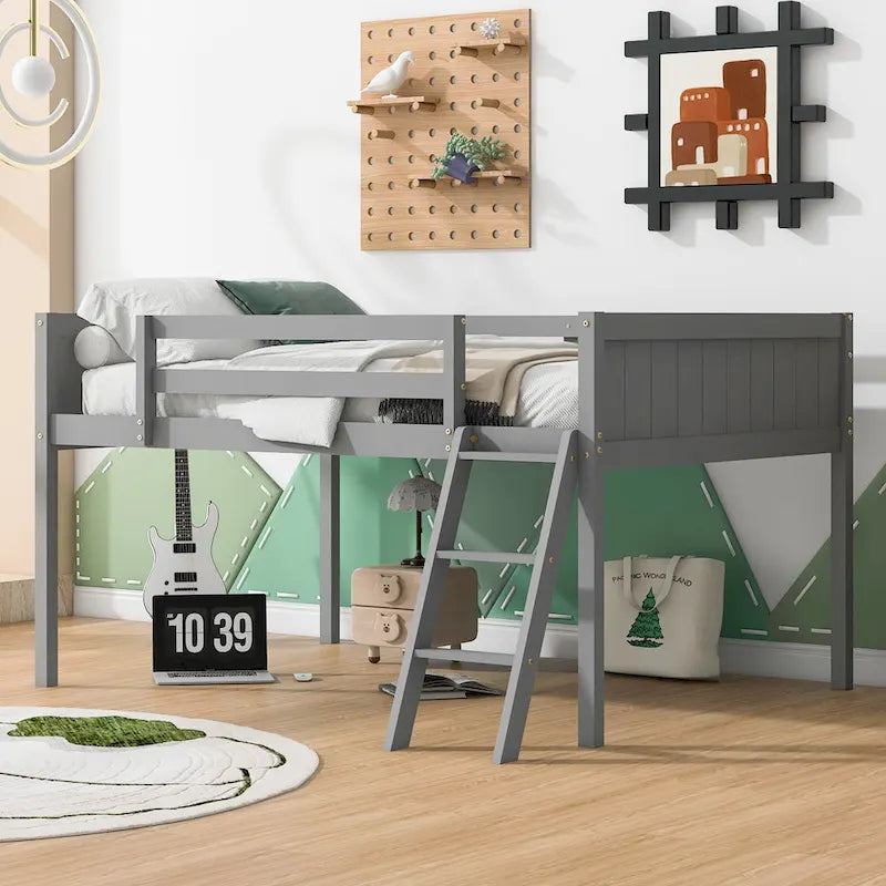 Letto a soppalco basso in legno massello con scaletta